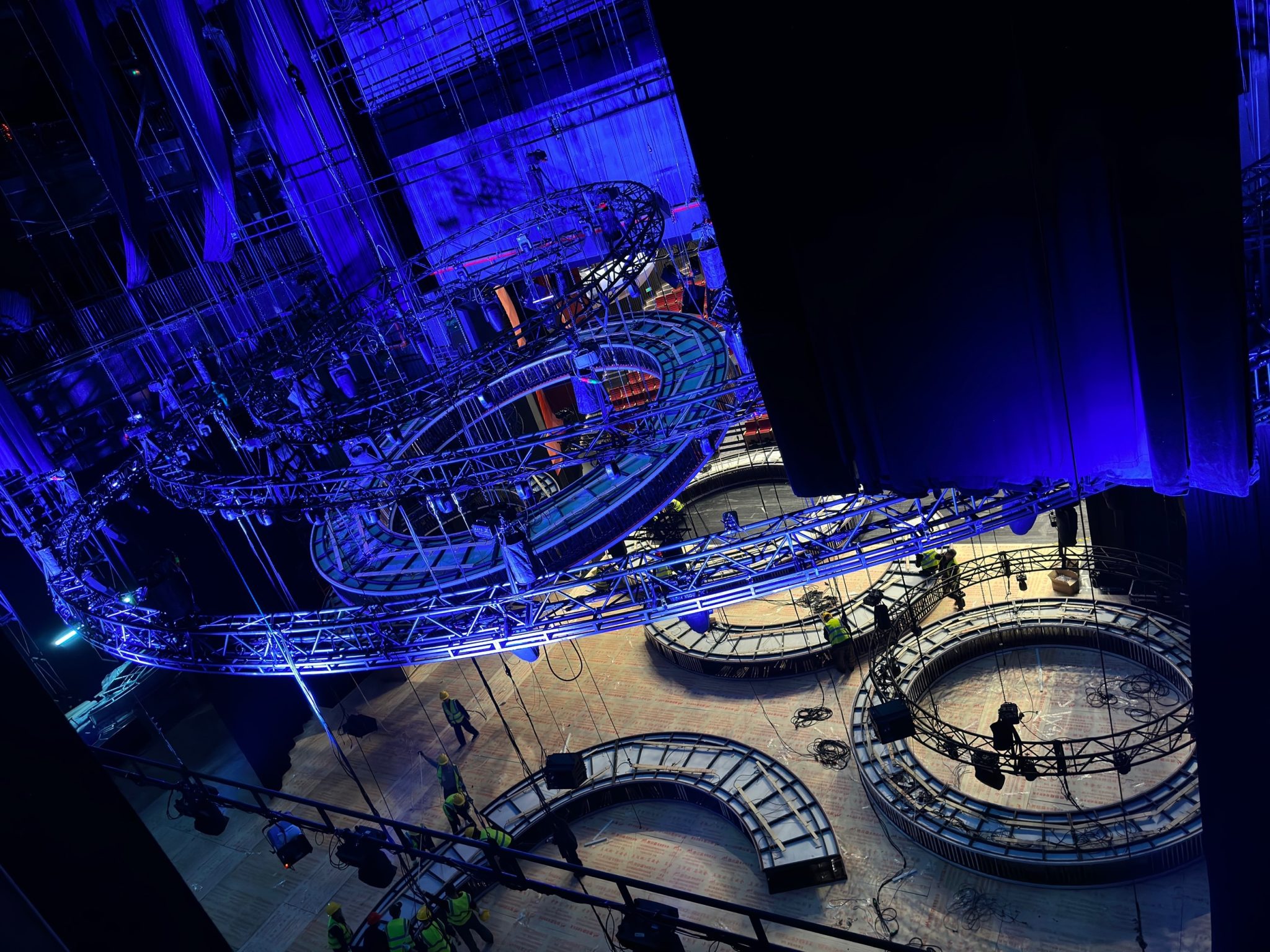 Rigging (truss, electric hoists) – GSTGR